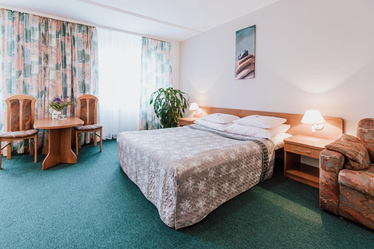 Hotel Gromada Medical Spa 부스코-즈드로이 외부 사진